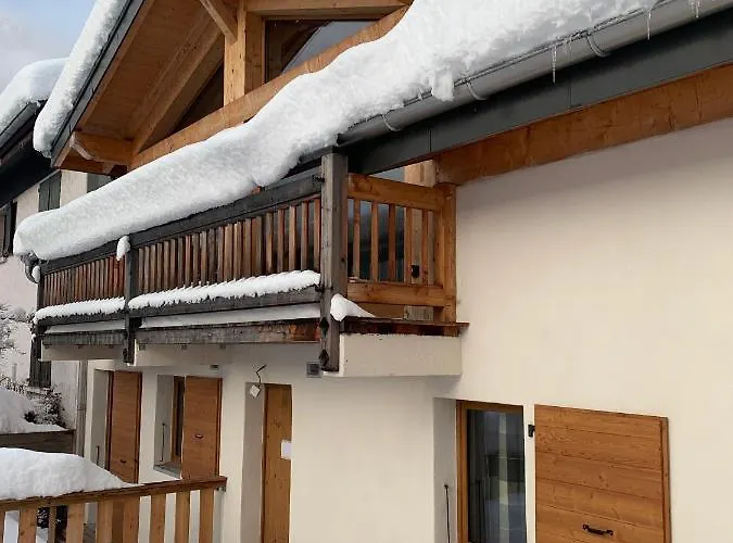 Chalet Mitoyen Le Rusticana *